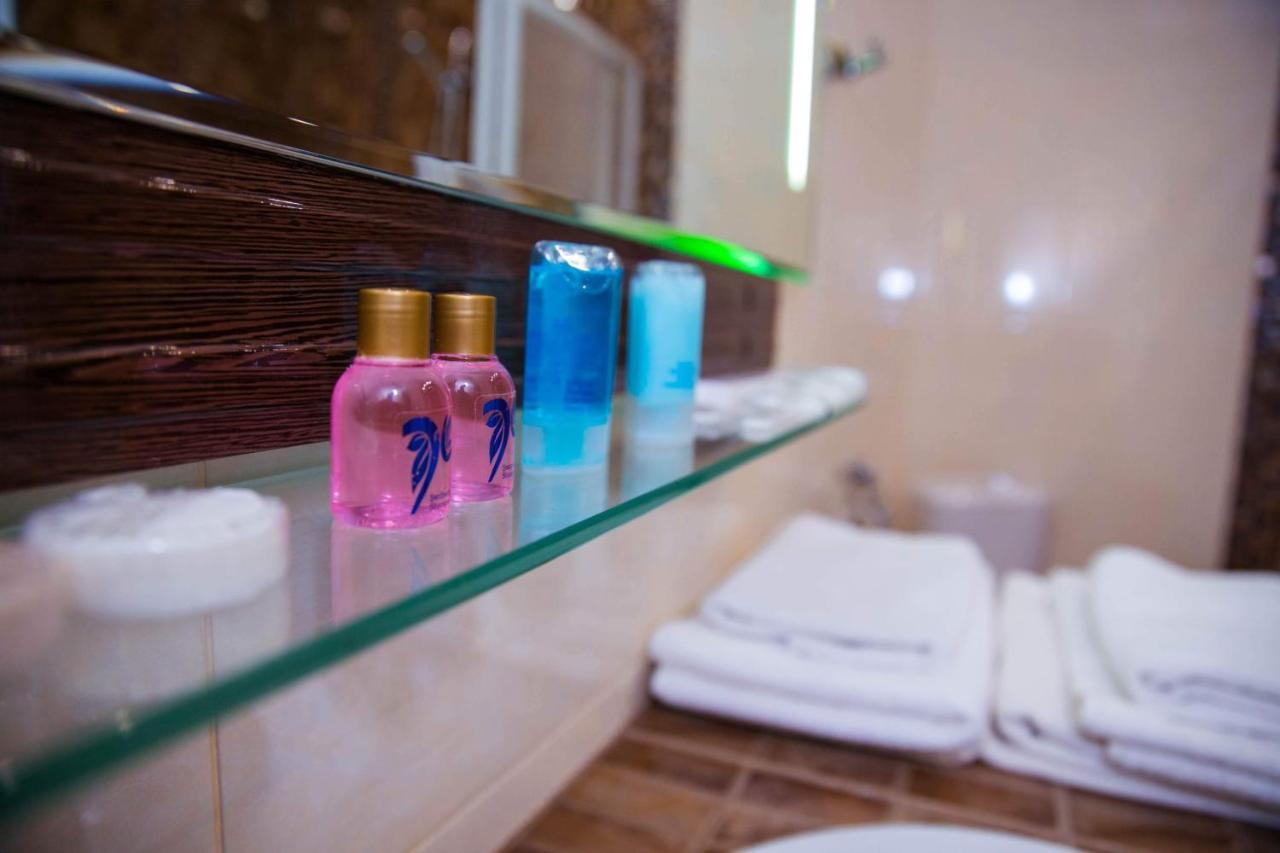 Siesta Hotel Harkiv Dış mekan fotoğraf