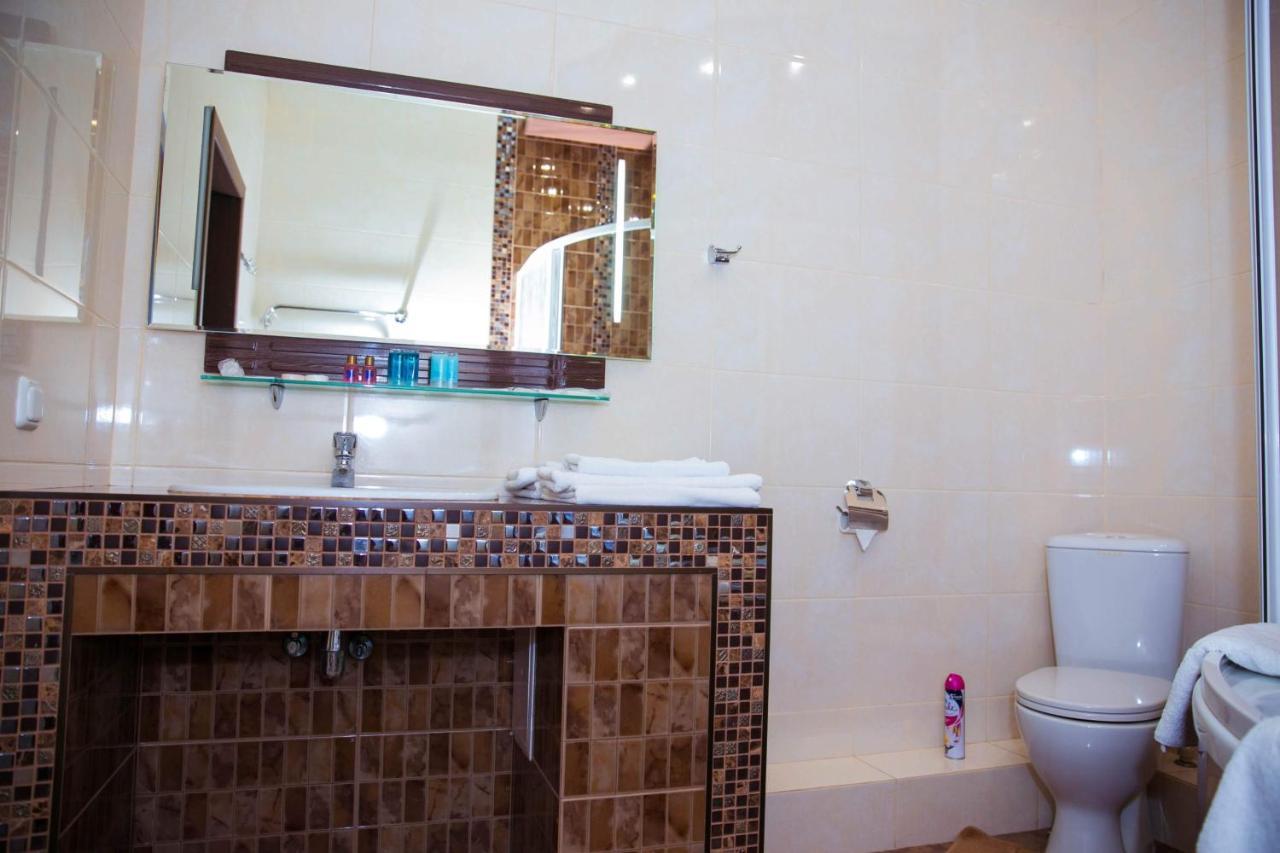 Siesta Hotel Harkiv Dış mekan fotoğraf