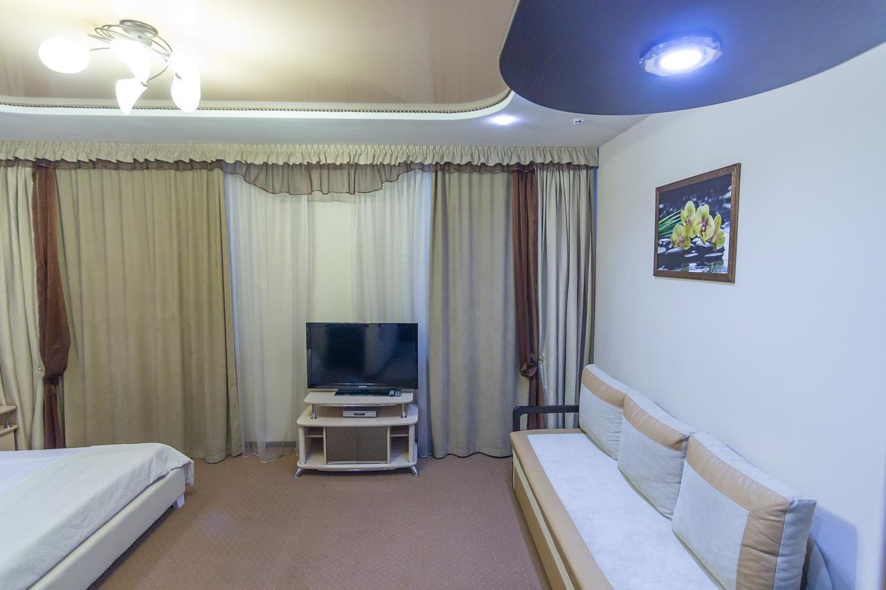 Siesta Hotel Harkiv Dış mekan fotoğraf